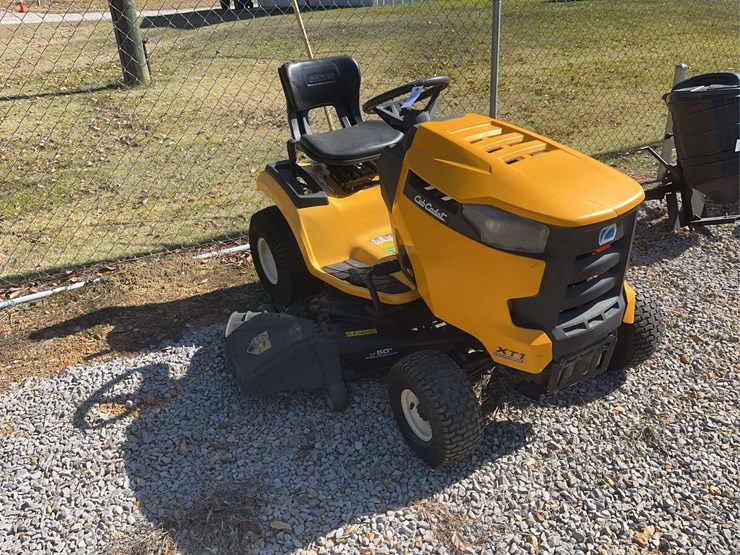 cub-cadet-xti-riding-lawn-mower,-50"-deck-image-1