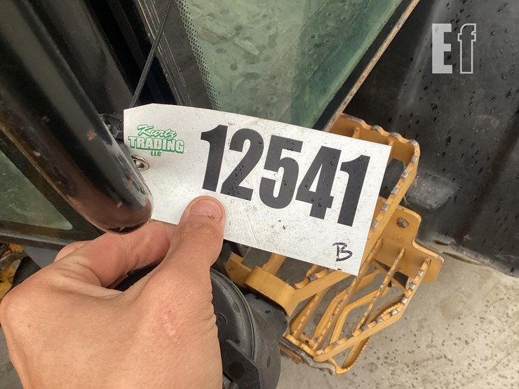 2017-caterpillar-908m-image-19