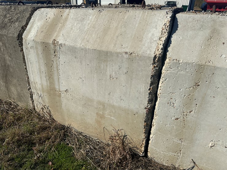 #32725-•-lot-of-(13)-~57"x80"-concrete-culvert-sections-image-11