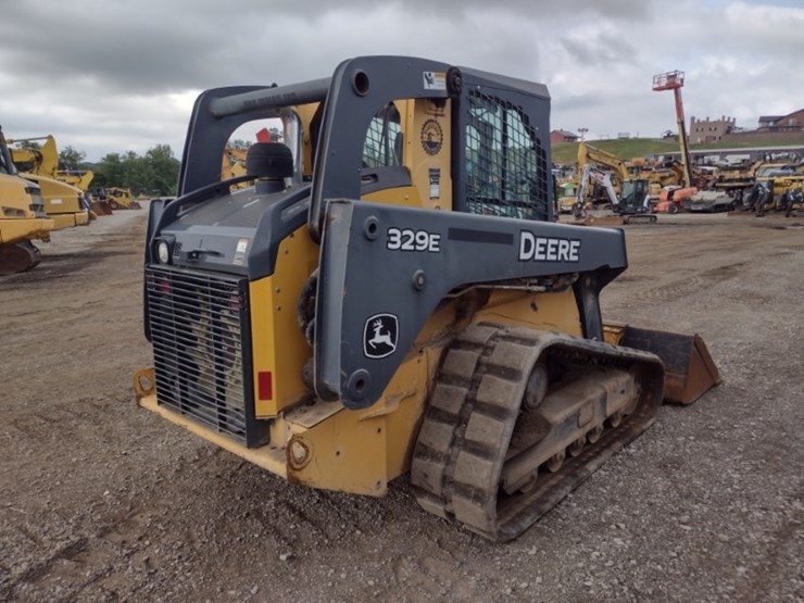 deere-329e-image-38