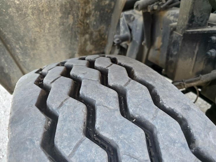 2001-mack-le613-image-73