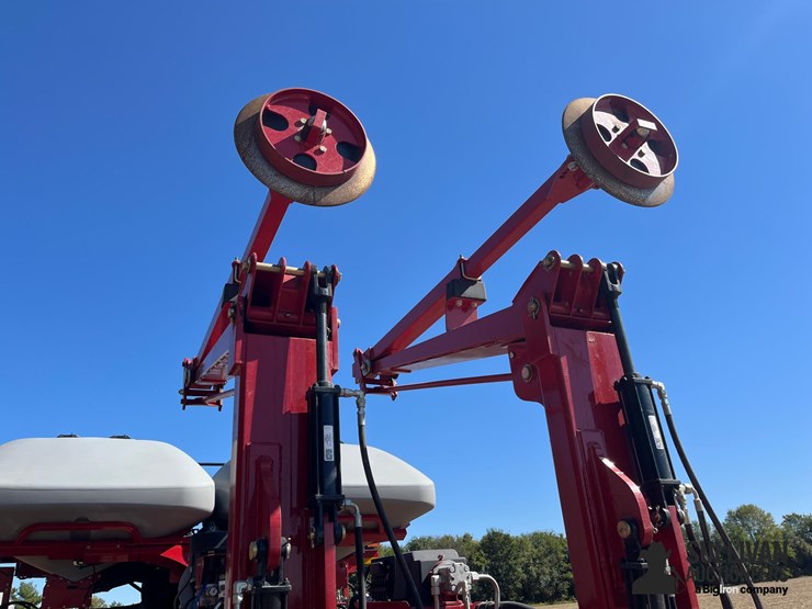 2023-case-ih-2150-image-16