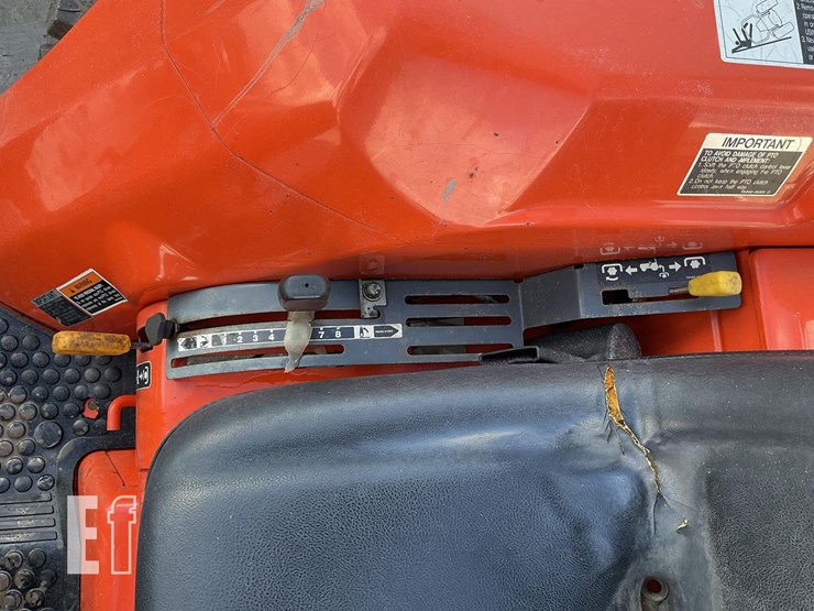 1995-kubota-l2900-image-11