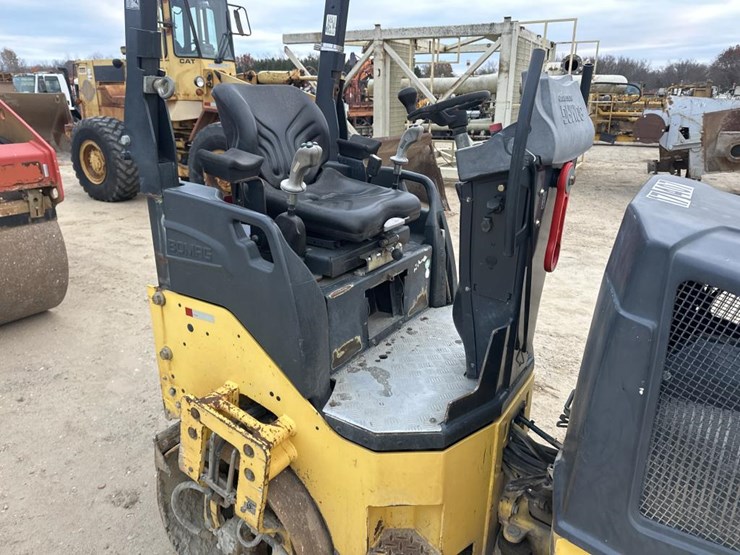 2015-bomag-bw120-image-14