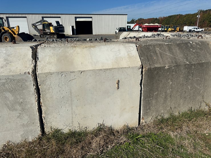 #32727-•-lot-of-(13)-~57"x80"-concrete-culvert-sectionss-image-15