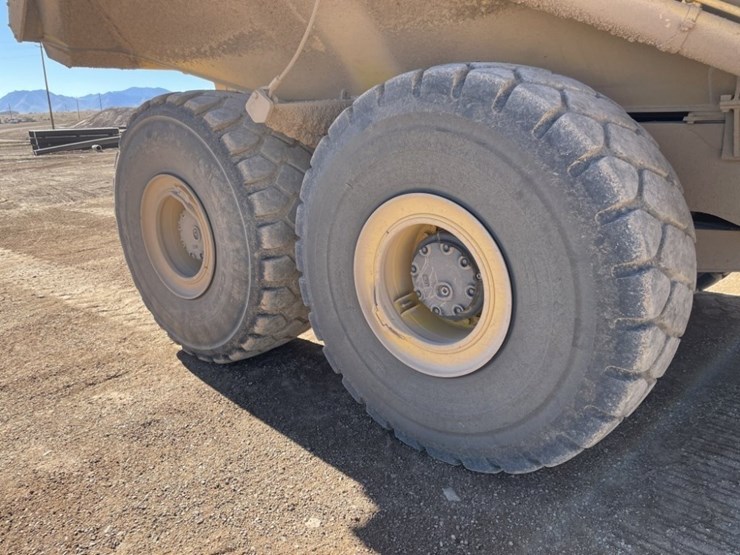 2021-komatsu-hm400-image-14