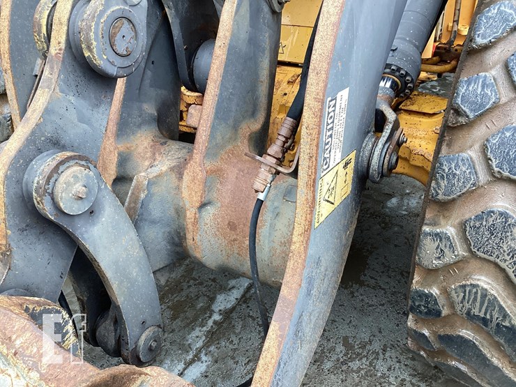 2012-volvo-l70f-image-15