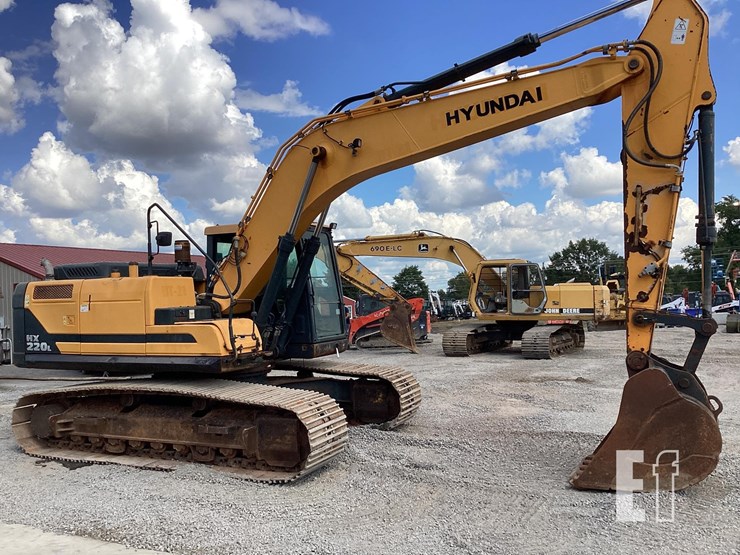 2021-hyundai-hx220l-image-8