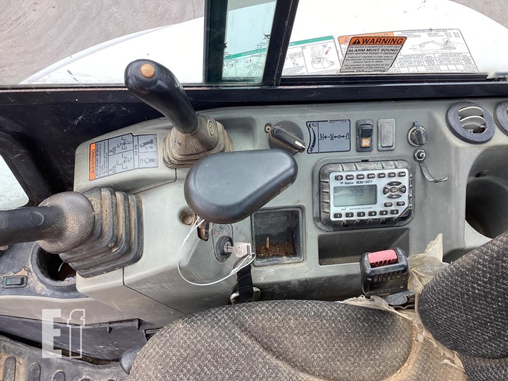 2014-bobcat-e32-image-16