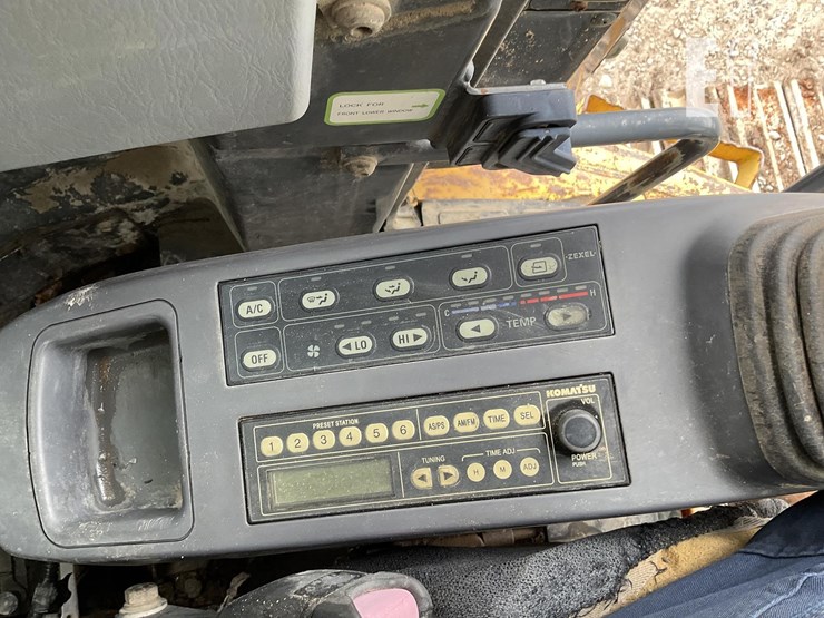 2010-komatsu-pc228-image-16