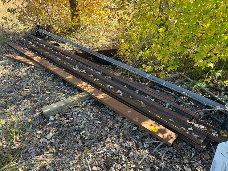 #32814-•-lot-of-(10)-sticks-of-~-6"-x-2"-x-20'-channel-iron-image-1