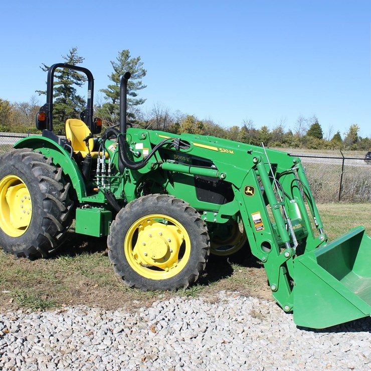 JOHN DEERE 5065E