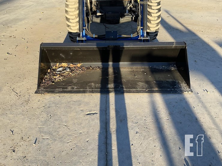 2017-new-holland-workmaster-50-image-9