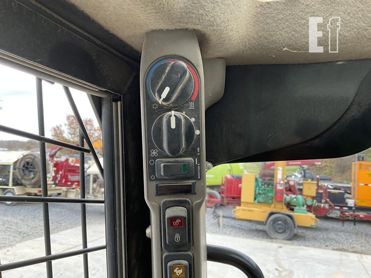 2015-case-sr250-image-13