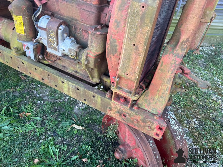 farmall-f-12-2wd-tractor-image-13