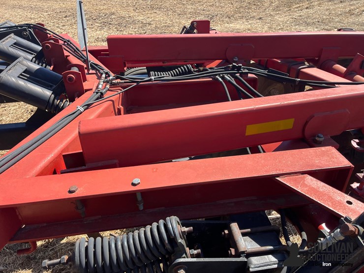 case-ih-530b-ecolo-tiger-9-shank-disk-ripper-image-20