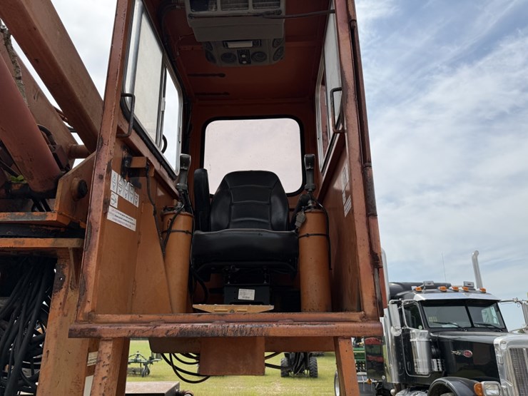 #2898-•-2005-sterling-debris-truck-image-9