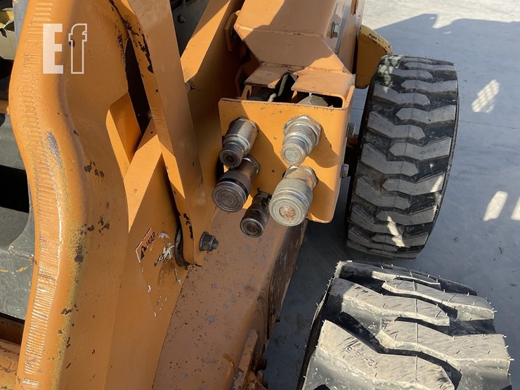 2010-case-450-image-11