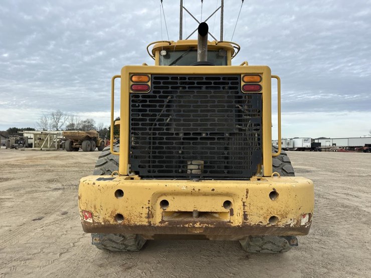 2002-deere-744h-image-4