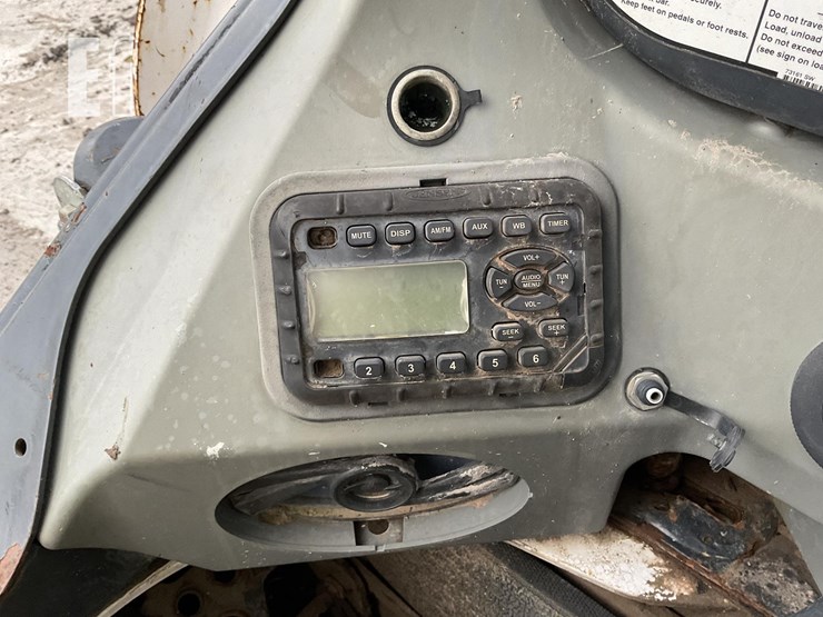 2016-bobcat-s650-image-15