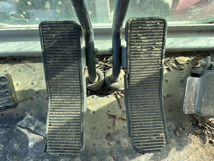 takeuchi-tb145-image-44