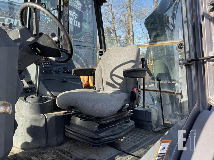 2019-deere-410l-image-14