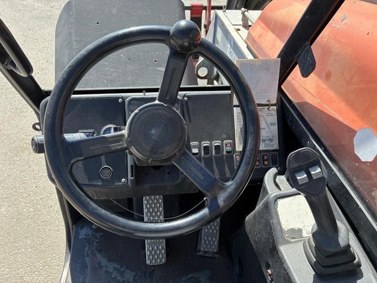 2012-skyjack-vr843d-image-15