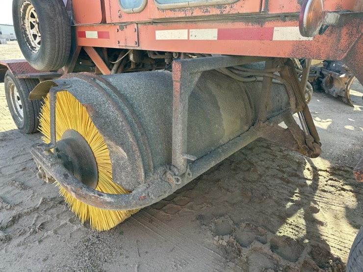 #1905-•-broce-sweeper-image-15