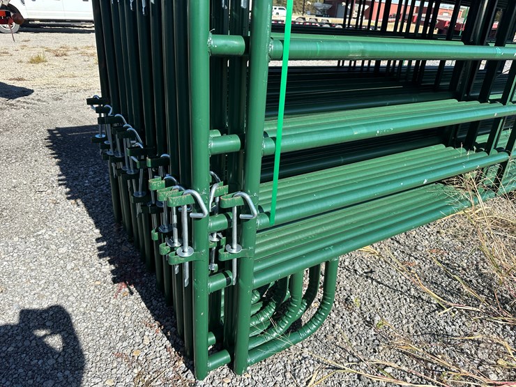 #32801-•-lot-of-(25)-corral-panels-image-8