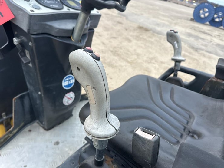 2015-bomag-bw120-image-19