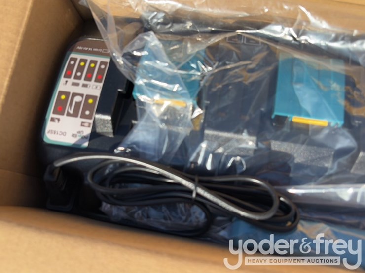 makita-18-volt-4-bank-charger-image-5