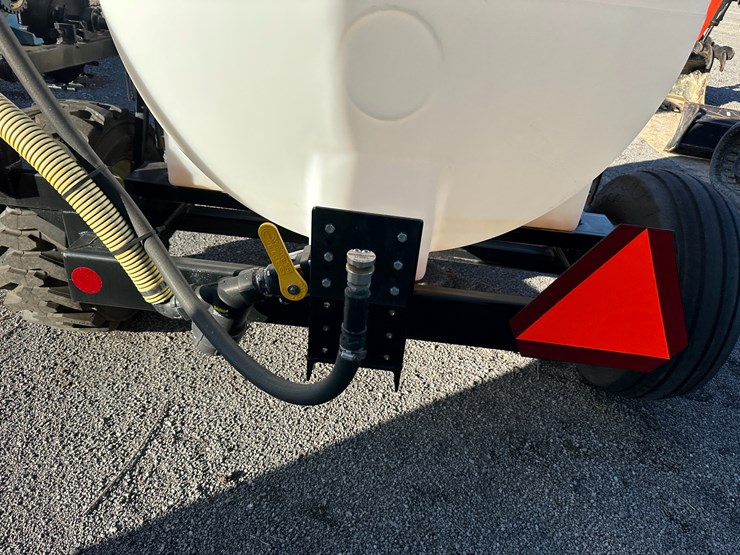 #32832-•-adams-500gal-water-trailer-image-13