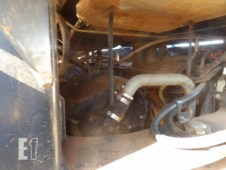 new-holland-t9040-image-12