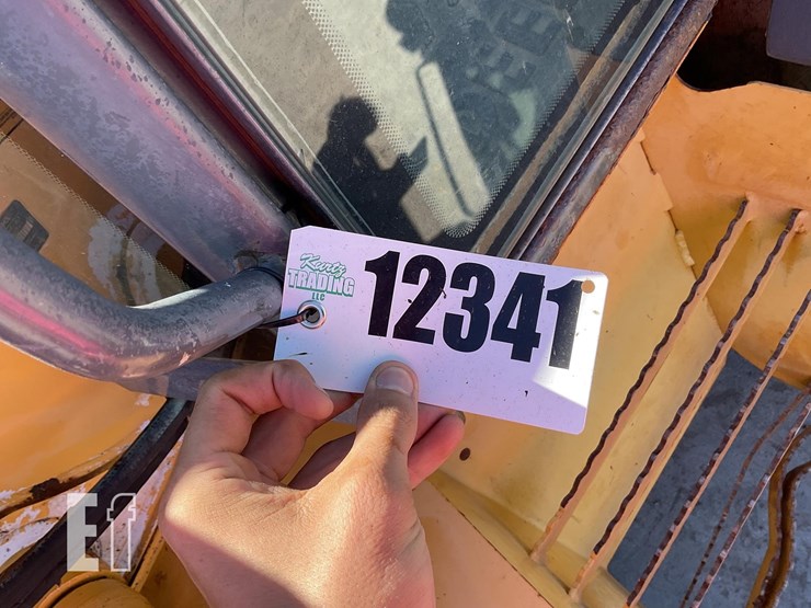 2010-deere-410j-image-21