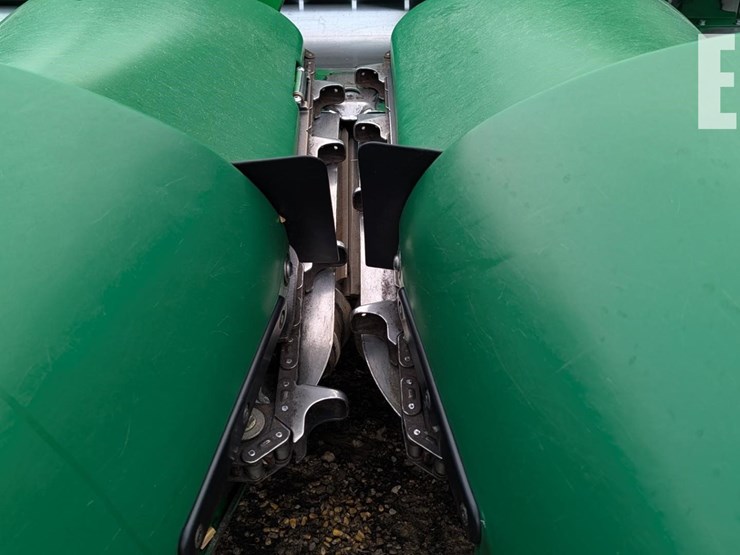 john-deere-c12f-image-8