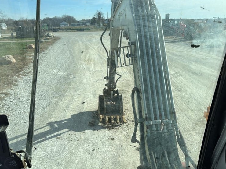 takeuchi-tb145-image-47