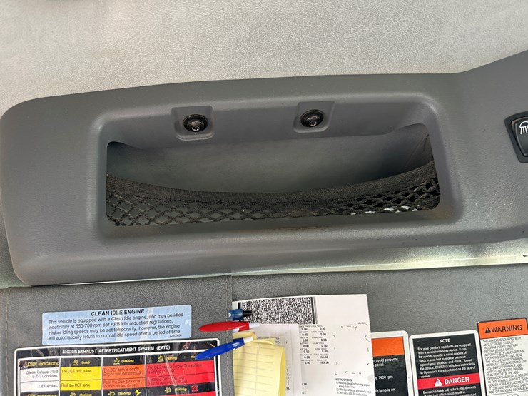 #32746-•-2014-mack-chu-t/a-daycab-truck-tractor-vin:-1m2an07y4em016702-image-70