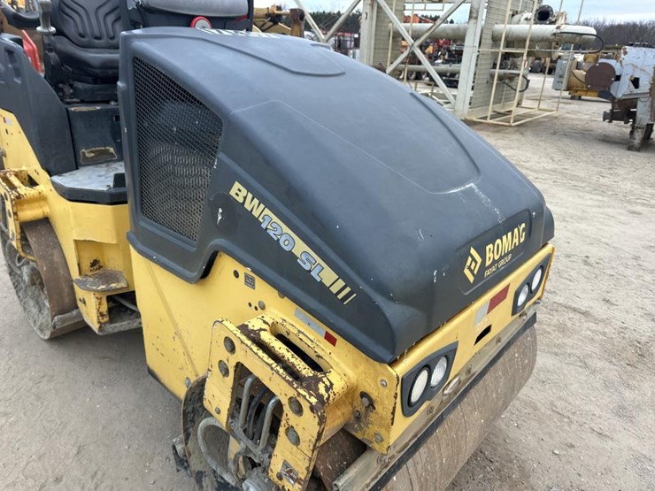 2015-bomag-bw120-image-16