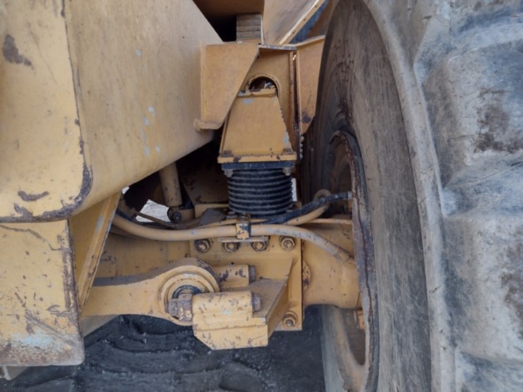 2003-volvo-a40d-image-40