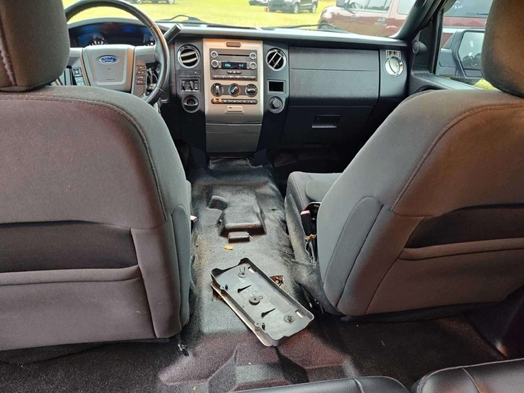 2016-ford-expedition-image-32