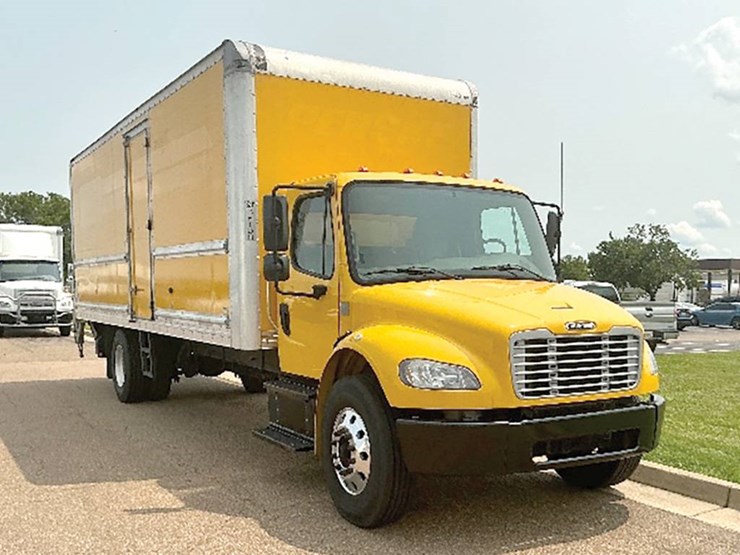 2020-freightliner-m2-106-image-1