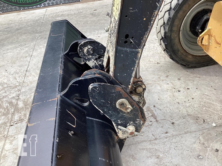 2014-caterpillar-tl642c-image-10