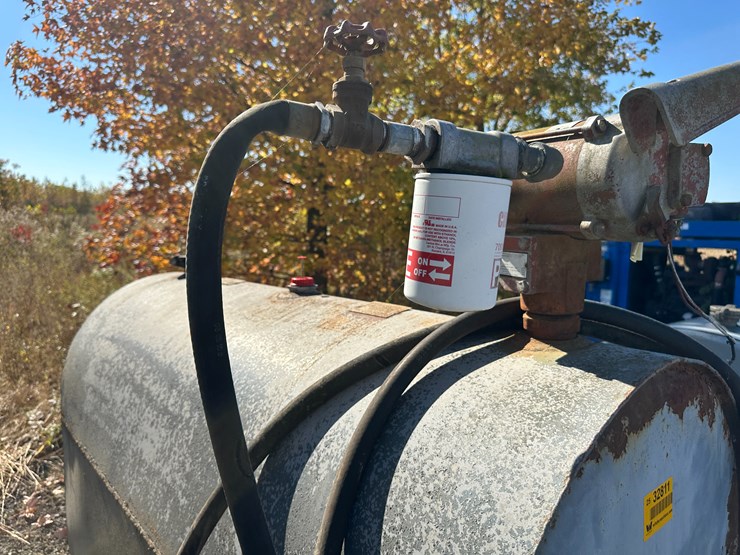 #32811-•-~260-gallon-fuel-tank-w/-pump-image-7