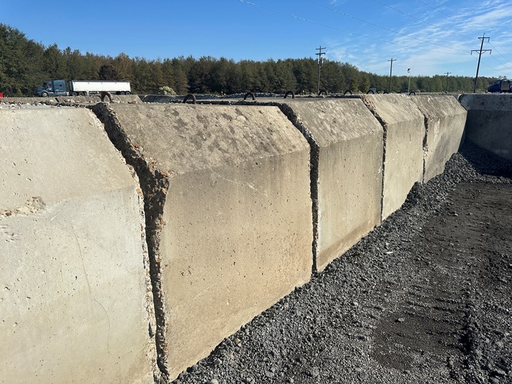 #32726-•-lot-of-(13)-~57"x80"-concrete-culvert-sections-image-20