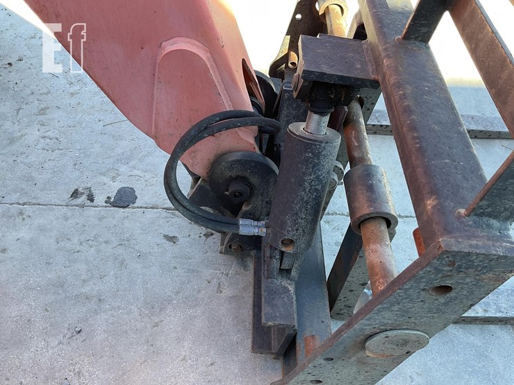 2006-lull-644e-42-image-11