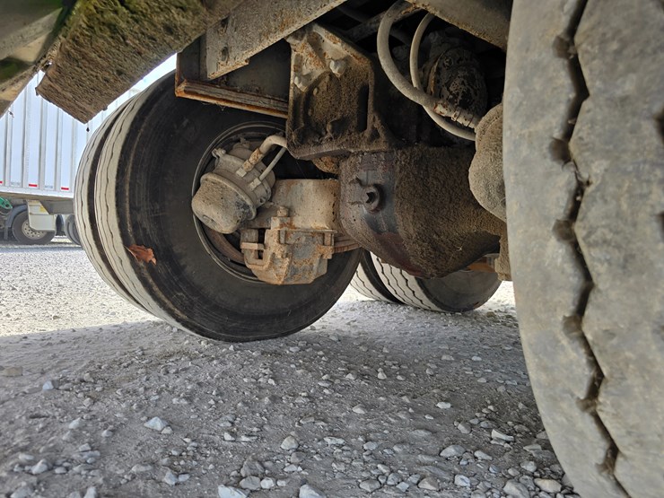 2001-mack-le613-image-98