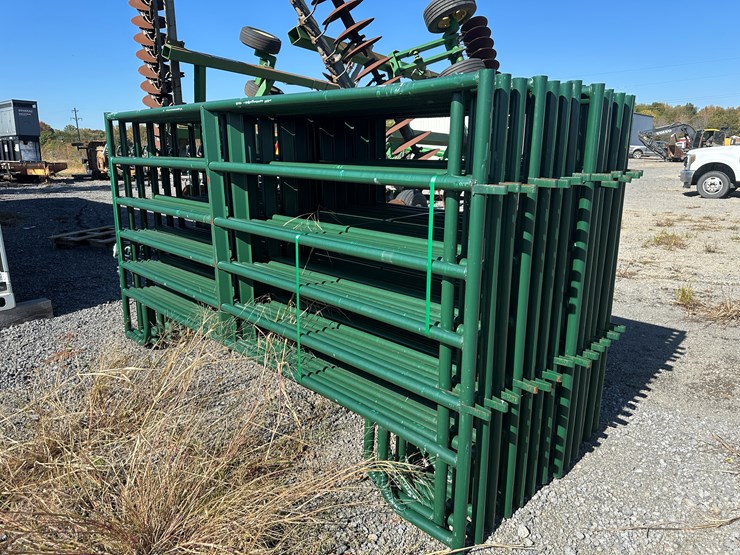 #32801-•-lot-of-(25)-corral-panels-image-3