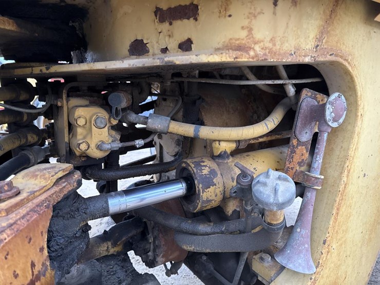 1988-caterpillar-936e-image-35