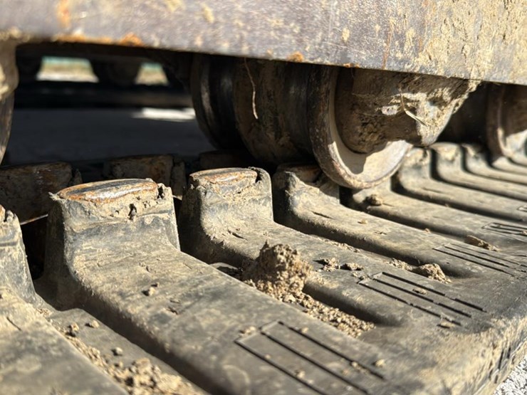 takeuchi-tb145-image-35