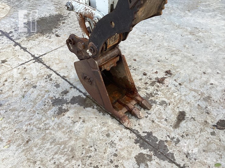 2018-takeuchi-tb240-image-9